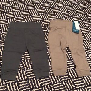 NEW Organic by Carter’s set of pants, 6M